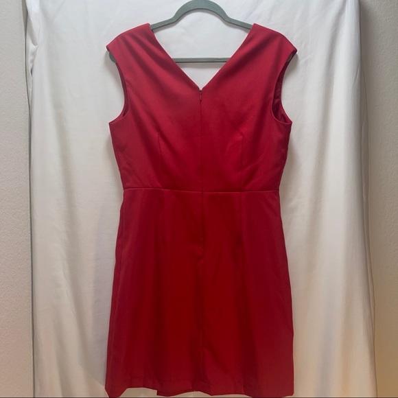 Red dress - Picture 2 of 3